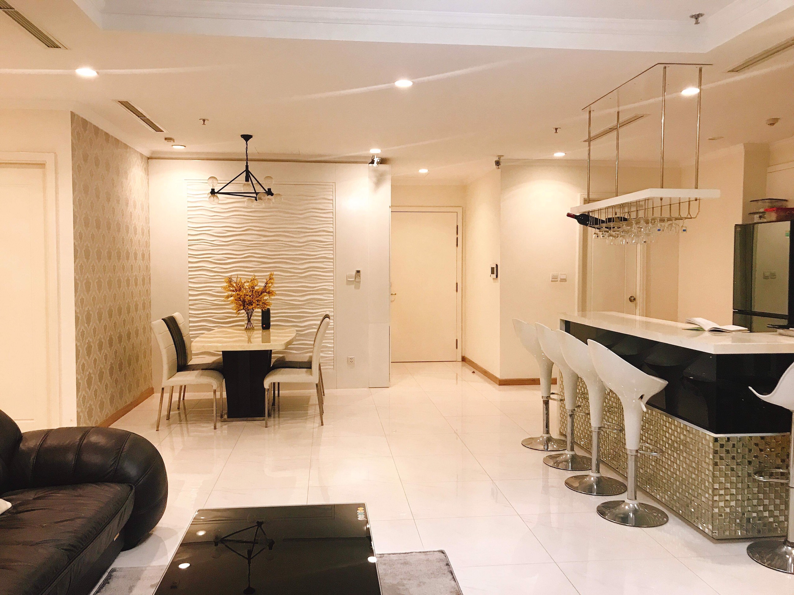 Cần cho thuê căn 3pn tòa Central 1 giá 1600$ dự án vinhomes central park